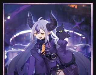 【カードスリーブ 】「Shadowverse EVOLVE 公式スリーブ Vol.23『ラプラスの魔　ラプラス・ダークネス』」の商品画像や情報、価格の予約等のまとめ。ブシロードより「 ホロライブ」の「ラプラス・ダークネス」が公式スリーブとなりました。発売時期は2022年6月中旬予定。