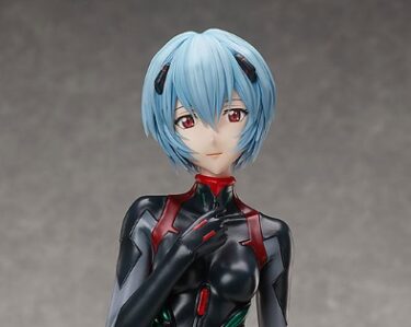 【フィギュア 】「B-style シン・エヴァンゲリオン劇場版 アヤナミレイ(仮称) 1/4 完成品フィギュア」の画像レビューや内容詳細、価格などの最新情報をまとめていきます。【FREEing(フリーイング)】から、｢シン・エヴァンゲリオン劇場版｣の『アヤナミレイ(仮称)』がプラグスーツ姿で1/4スケールフィギュアとなりました。発売時期は2023年5月予定で、各通販サイトなどで予約受付も開始されています。（新作 美少女 フィギュア）