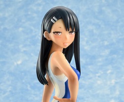 【フィギュア 】「イジらないで、長瀞さん 2nd Attack 長瀞さん 1/7 完成品フィギュア」の画像レビューや内容詳細、価格などの最新情報をまとめて紹介していきます。【ベルファイン】から、｢イジらないで、長瀞さん 2nd Attack｣の『長瀞さん』がコミック2巻の表紙をモチーフに1/7スケールフィギュアとなりました。発売時期は2023年6月予定で、各通販サイトなどで予約受付も開始されています。（新作 美少女 フィギュア）