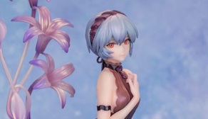【フィギュア 】「エヴァンゲリオン 綾波レイ 花の言Ver. 1/7 完成品フィギュア」の画像レビューや内容詳細、価格などの最新情報をまとめて紹介していきます。【Myethos(ミートス)】から、｢エヴァンゲリオン｣の『綾波レイ』が1/7スケールフィギュアとなりました。発売時期は2024年1月予定で、各通販サイトなどで予約受付も開始されています。（新作 美少女 フィギュア）